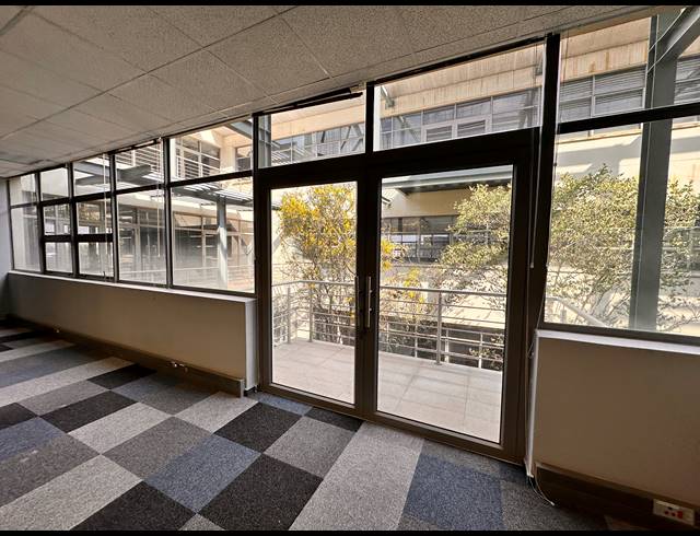 698M² OFFICE TO LET IN ROSEBANK